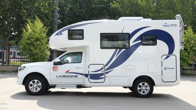 房车价格20万一30万哪个品牌好？览众房车打造新品牌览众骆驼